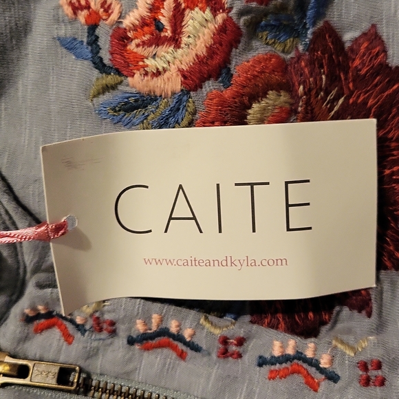 NWT CAITE embroidered hoodie. - Picture 6 of 9